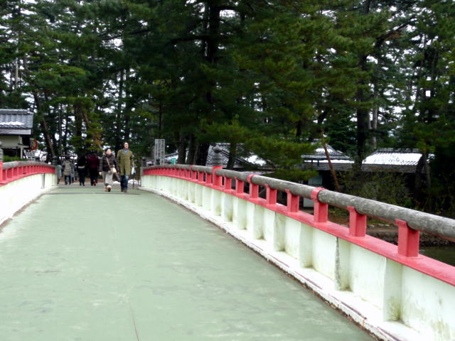 廻旋橋上